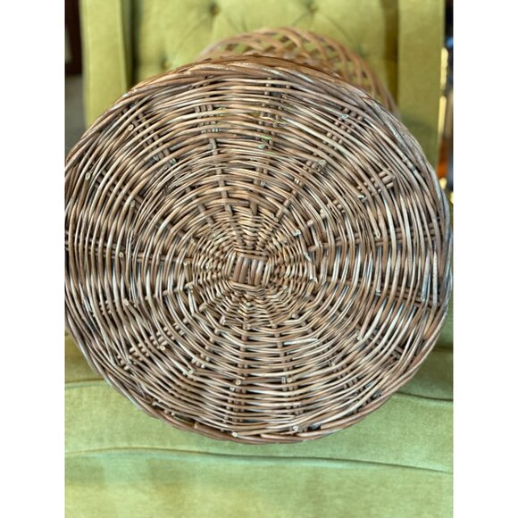 Vintage Large Rattan Laundry Hamper with Carrying Handle & Lid - Picture 9 of 9